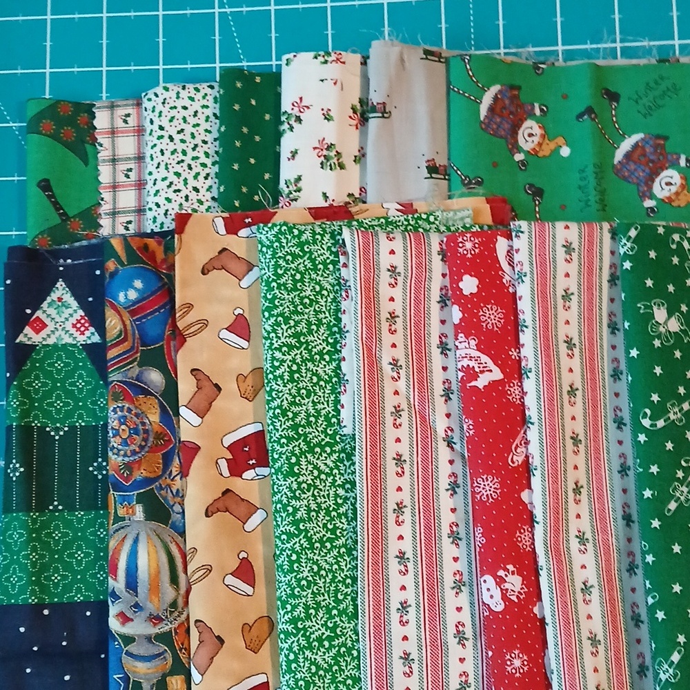 15 Vintage Rectangular Pieces Of Assorted Vintage Christmas Fabric